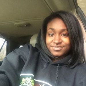 Meet your Posher, Kenisha